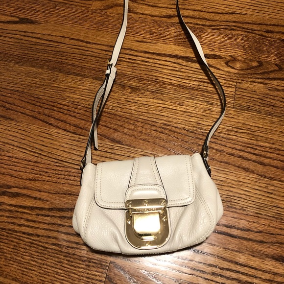 Michael Kors Handbags - Michael Kors crossbody bag